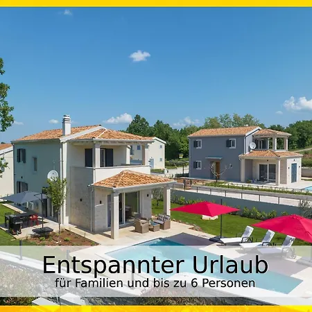 Falco Fuer Familien, Bis 6 Personen, 3 Schlafzimmer Mit Bad En Suite, Pool Mit Loungebereich, Grillterrasse, Schnellem Wlan, 2 Parkplaetze, Muntrilj