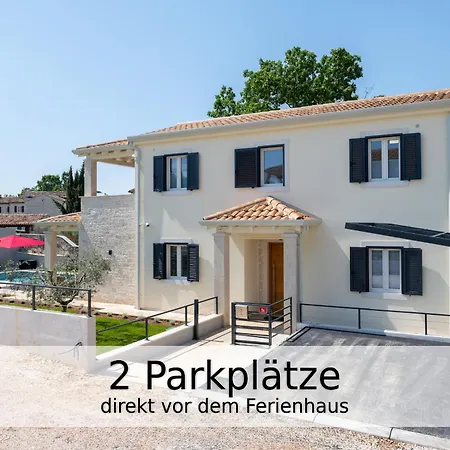 Falco Fuer Familien, Bis 6 Personen, 3 Schlafzimmer Mit Bad En Suite, Pool Mit Loungebereich, Grillterrasse, Schnellem Wlan, 2 Parkplaetze, Villa