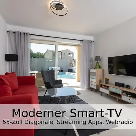 빌라 Falco Fuer Familien, Bis 6 Personen, 3 Schlafzimmer Mit Bad En Suite, Pool Mit Loungebereich, Grillterrasse, Schnellem Wlan, 2 Parkplaetze,