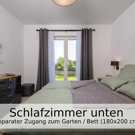 Villa Falco Fuer Familien, Bis 6 Personen, 3 Schlafzimmer Mit Bad En Suite, Pool Mit Loungebereich, Grillterrasse, Schnellem Wlan, 2 Parkplaetze, Muntrilj