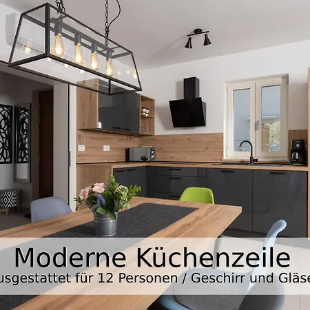 Falco Fuer Familien, Bis 6 Personen, 3 Schlafzimmer Mit Bad En Suite, Pool Mit Loungebereich, Grillterrasse, Schnellem Wlan, 2 Parkplaetze, Muntrilj