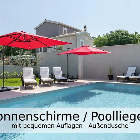 Villa Falco Fuer Familien, Bis 6 Personen, 3 Schlafzimmer Mit Bad En Suite, Pool Mit Loungebereich, Grillterrasse, Schnellem Wlan, 2 Parkplaetze, *