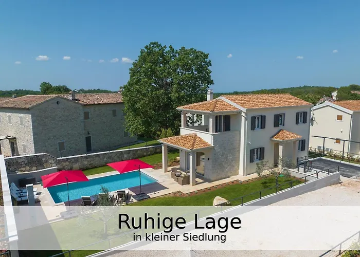 Falco Fuer Familien, Bis 6 Personen, 3 Schlafzimmer Mit Bad En Suite, Pool Mit Loungebereich, Grillterrasse, Schnellem Wlan, 2 Parkplaetze, *