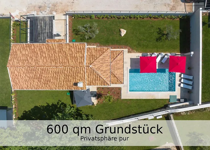 Villa Falco Fuer Familien, Bis 6 Personen, 3 Schlafzimmer Mit Bad En Suite, Pool Mit Loungebereich, Grillterrasse, Schnellem Wlan, 2 Parkplaetze, *