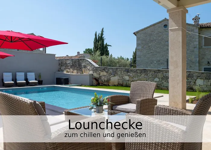 Falco Fuer Familien, Bis 6 Personen, 3 Schlafzimmer Mit Bad En Suite, Pool Mit Loungebereich, Grillterrasse, Schnellem Wlan, 2 Parkplaetze, Villa